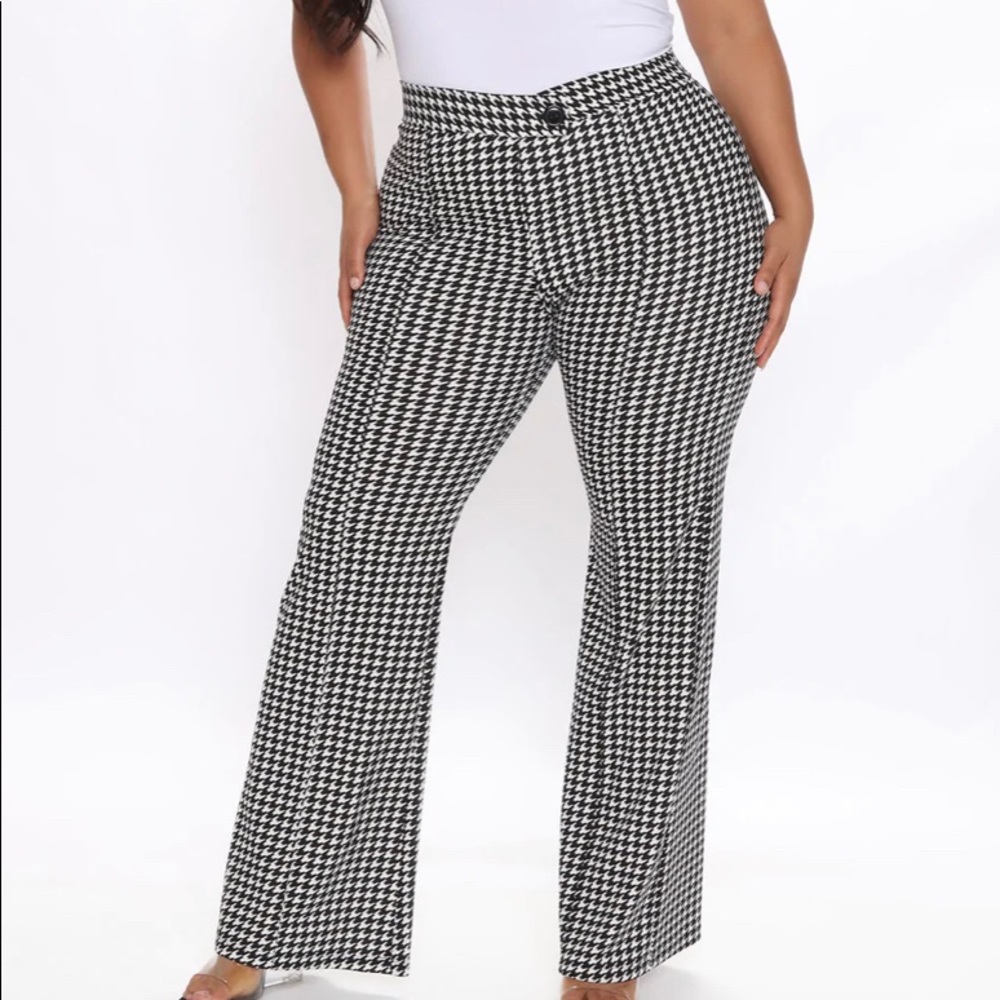 Wide leg checkered pants